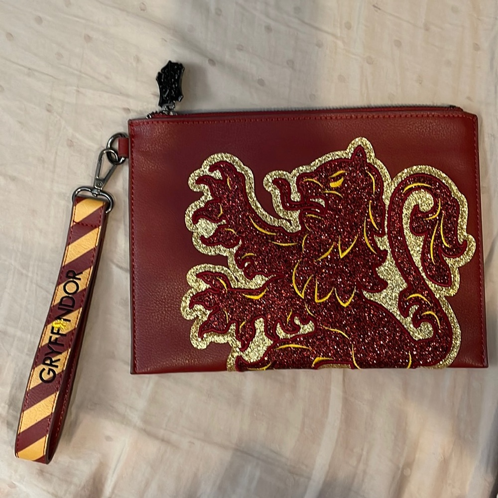 Danielle Nicole Harry Potter Gryffindor wristlet